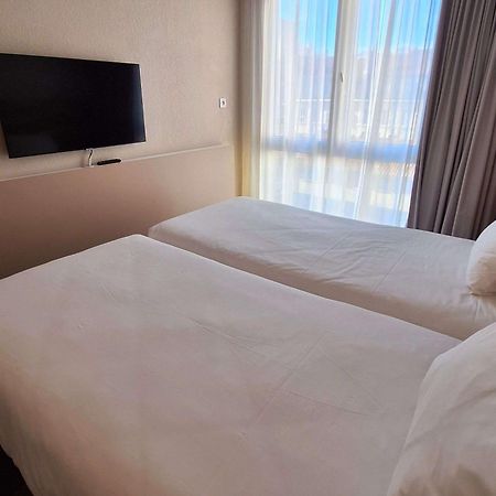 Готель Ibis Styles Toulon Centre Port Екстер'єр фото
