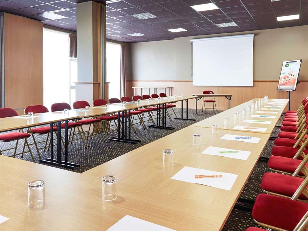 Готель Ibis Styles Toulon Centre Port Екстер'єр фото