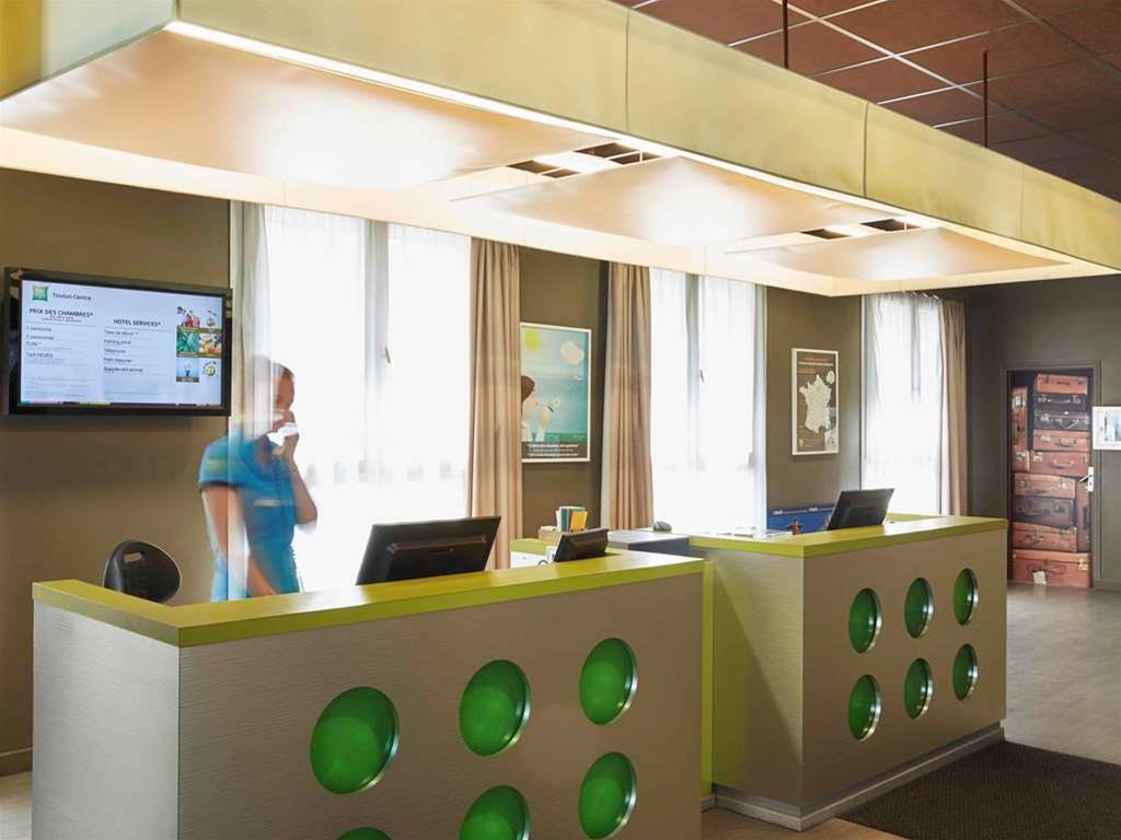 Готель Ibis Styles Toulon Centre Port Екстер'єр фото