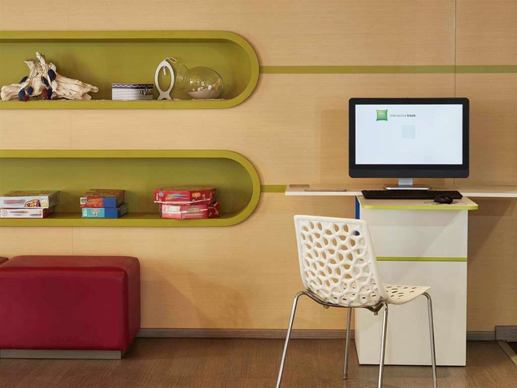 Готель Ibis Styles Toulon Centre Port Екстер'єр фото