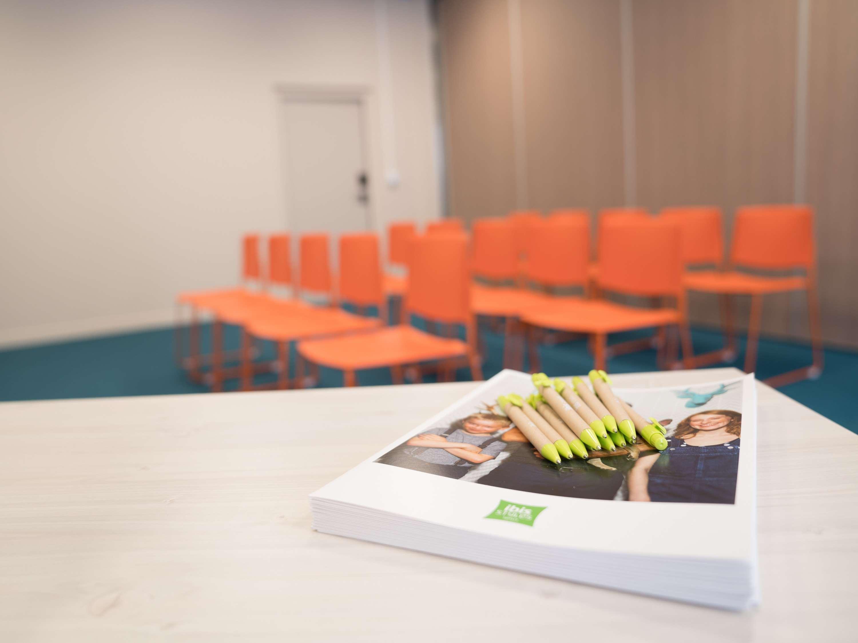 Готель Ibis Styles Toulon Centre Port Екстер'єр фото