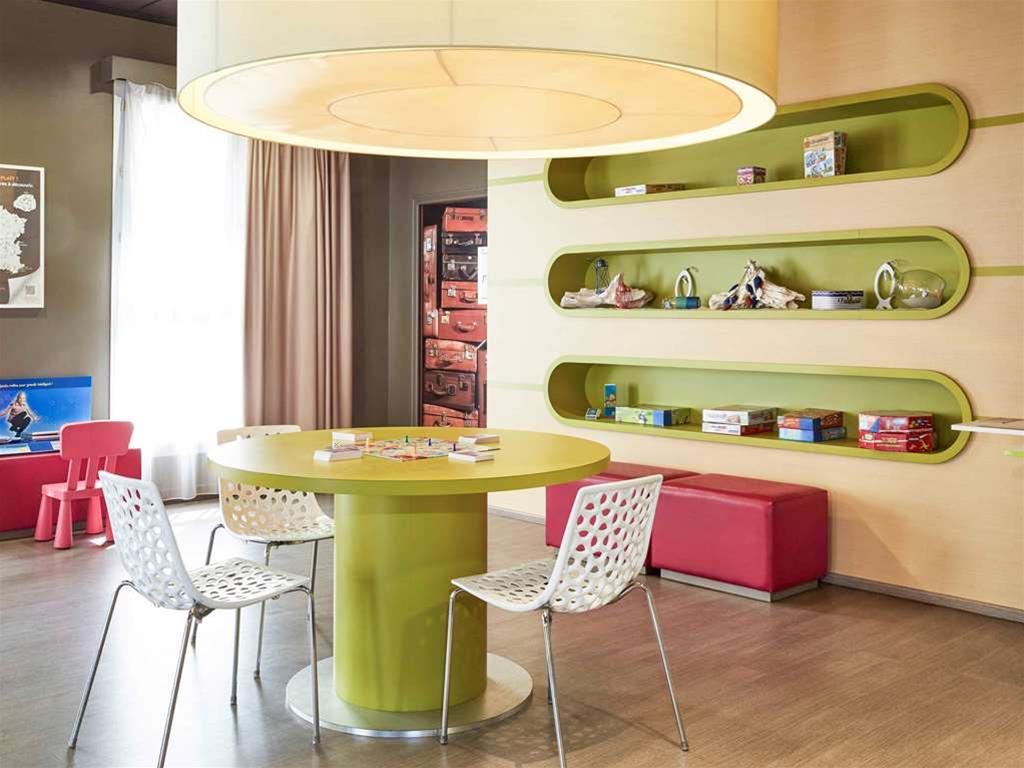 Готель Ibis Styles Toulon Centre Port Екстер'єр фото