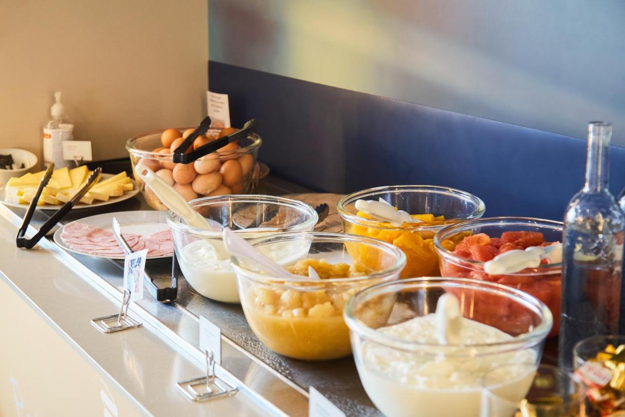 Готель Ibis Styles Toulon Centre Port Екстер'єр фото