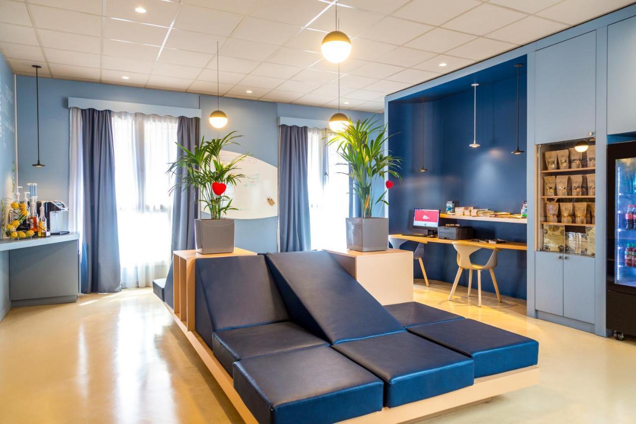 Готель Ibis Styles Toulon Centre Port Екстер'єр фото