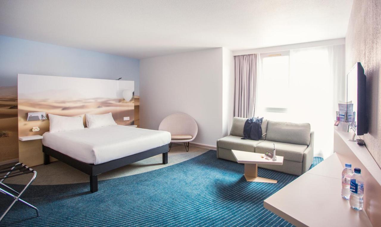 Готель Ibis Styles Toulon Centre Port Екстер'єр фото
