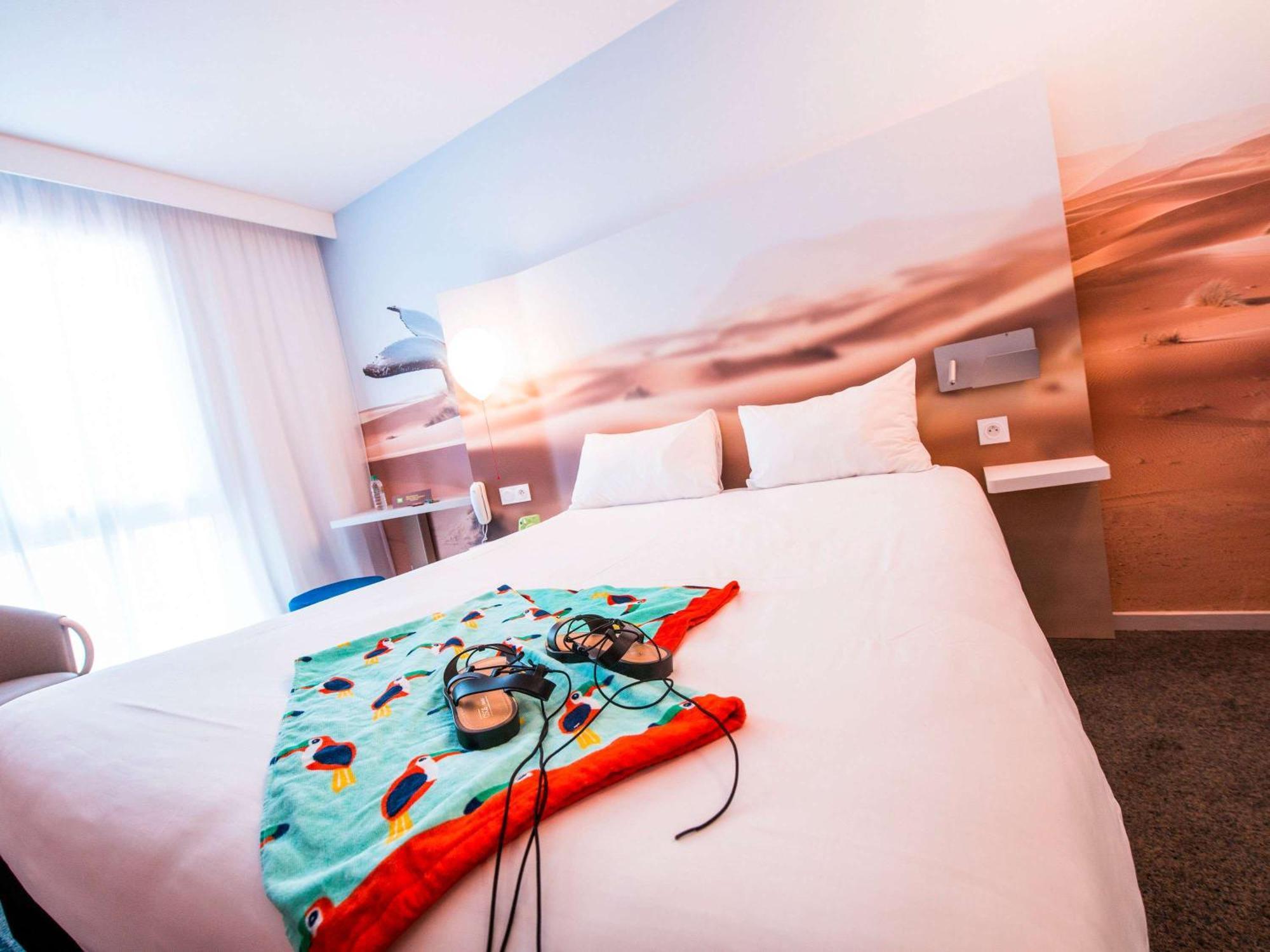 Готель Ibis Styles Toulon Centre Port Екстер'єр фото