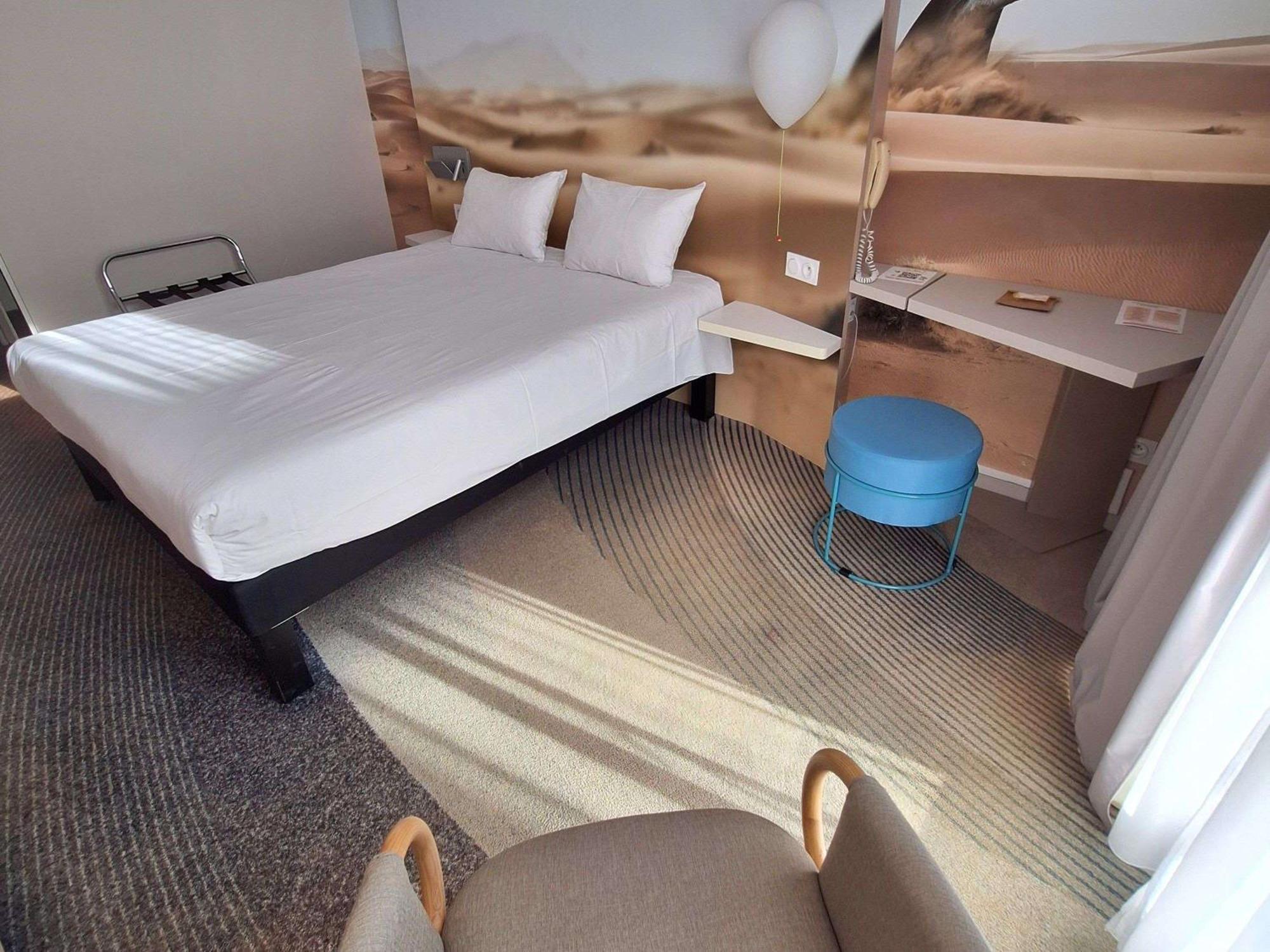 Готель Ibis Styles Toulon Centre Port Екстер'єр фото