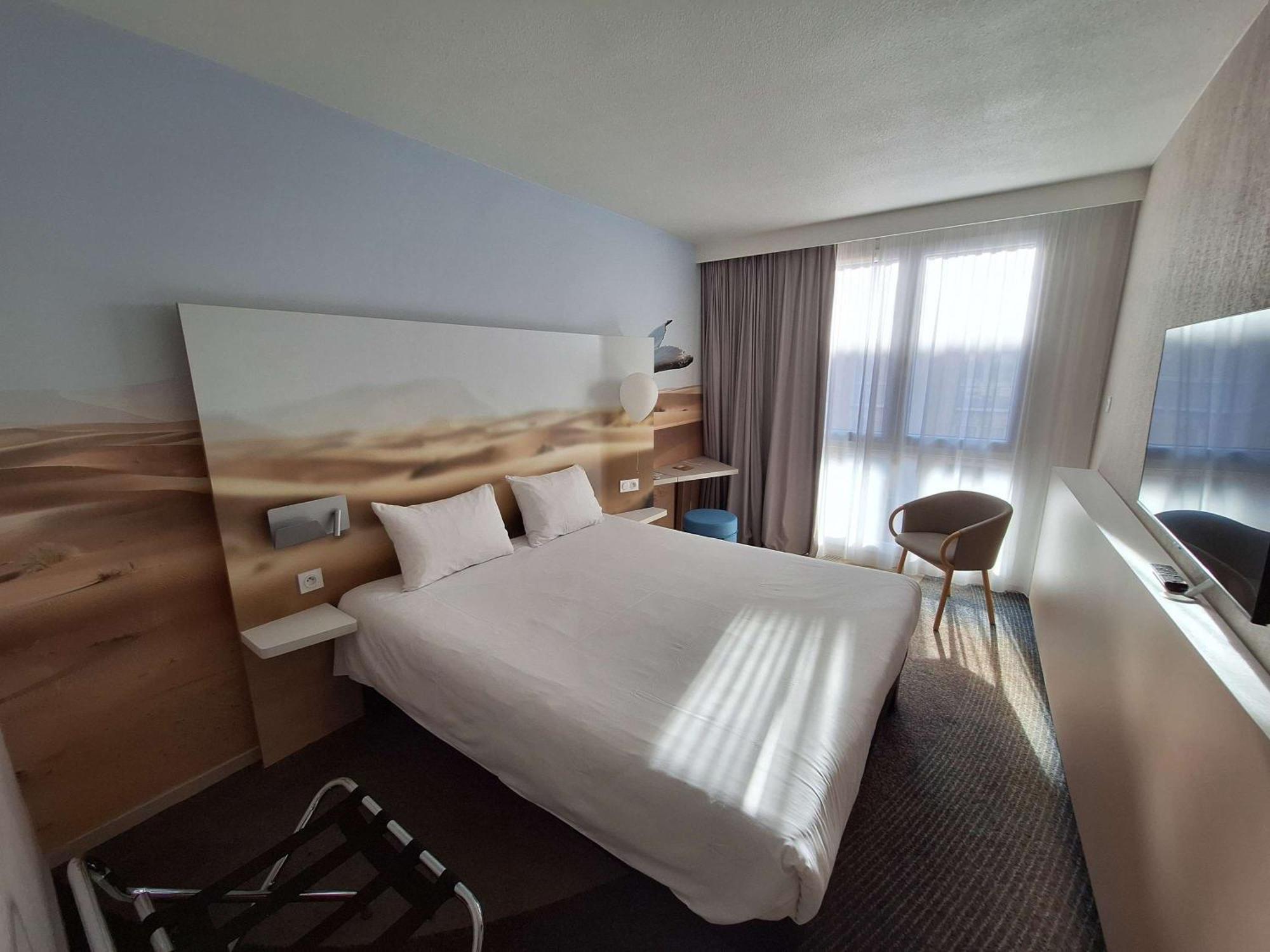 Готель Ibis Styles Toulon Centre Port Екстер'єр фото
